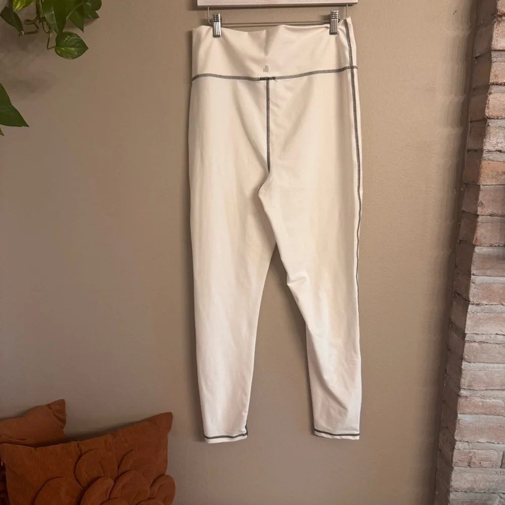 WEWOREWHAT Contrast Stitch Leggings‎